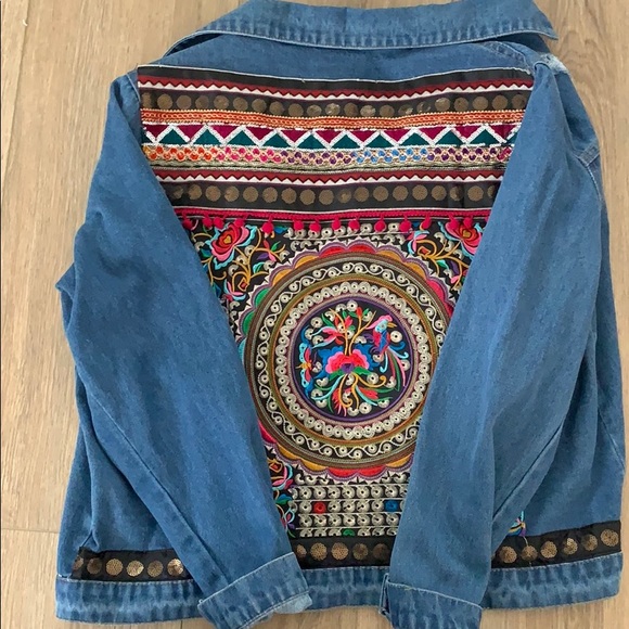 Distressed jean jacket Embroidered Back Large - Picture 6 of 7